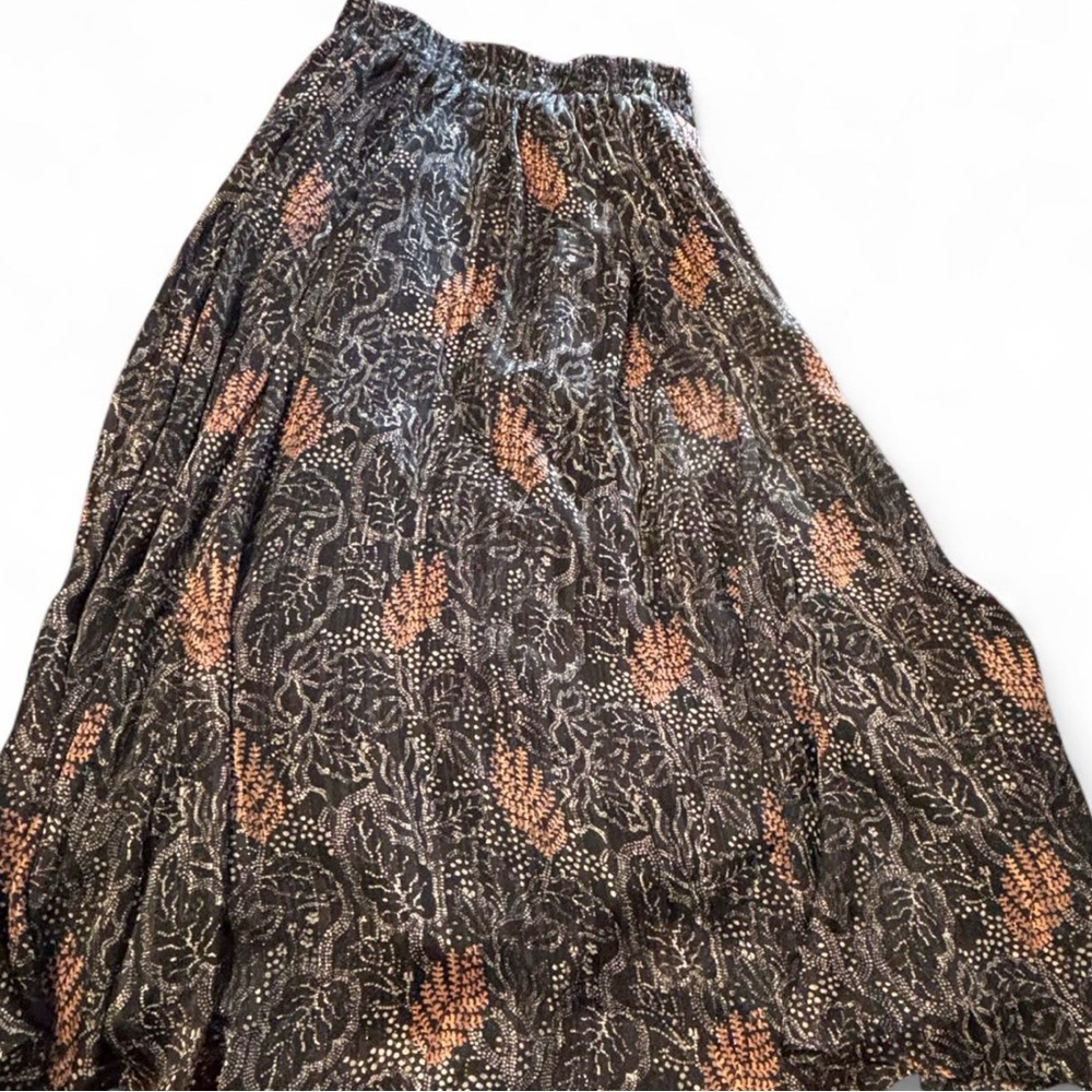 Pleated midi skirt